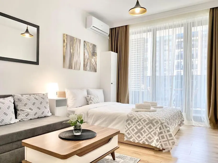 Apartament Best Studio For Business & Family Super Fast Wi-Fi Płowdiw 0*,  Bułgaria
